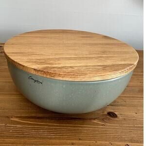 Casafina Stoneware Serving Bowl with Oak Cutting Board